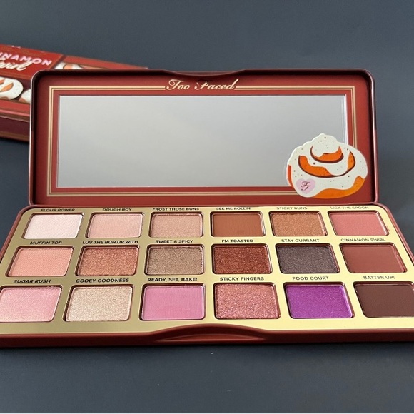 Too Faced Cinnamon Swirl Eyeshadow Palette 18 Eyeshadows - Picture 3 of 6